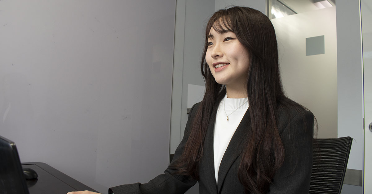 製薬業界のMSLキャリア支援を行うApexコンサルタントのオフィスでのプロフィール写真