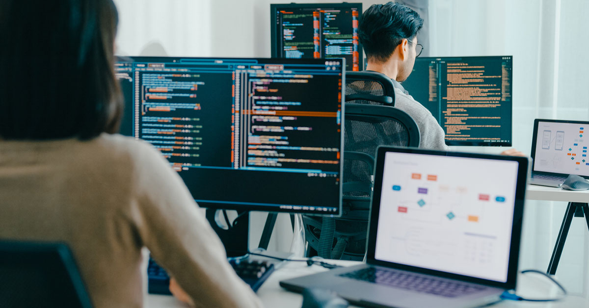 10æå
¥ç€Ÿã«é©ããæ¥çäŸãšããŠãITæ¥çã§ããœã³ã³äœæ¥ãããŠãã人ã