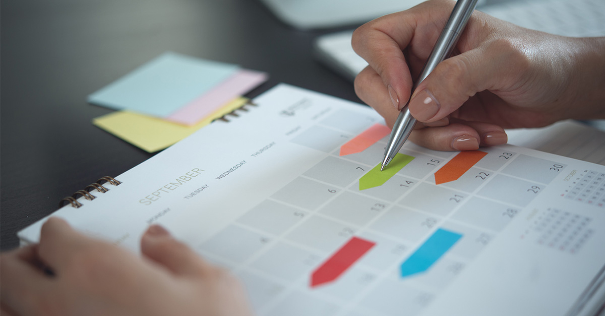 付箋付きカレンダーで示す通常の年末年始転職活動スケジュール