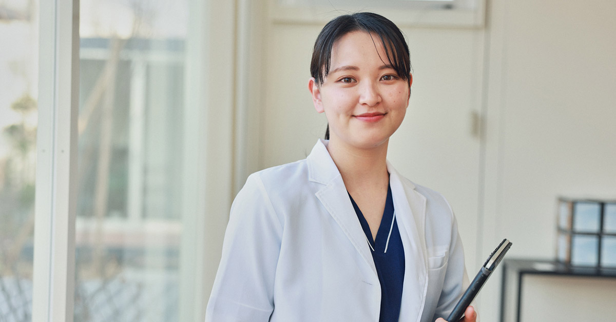 製薬会社のメディカルアフェアーズ部門で働く日本人女性